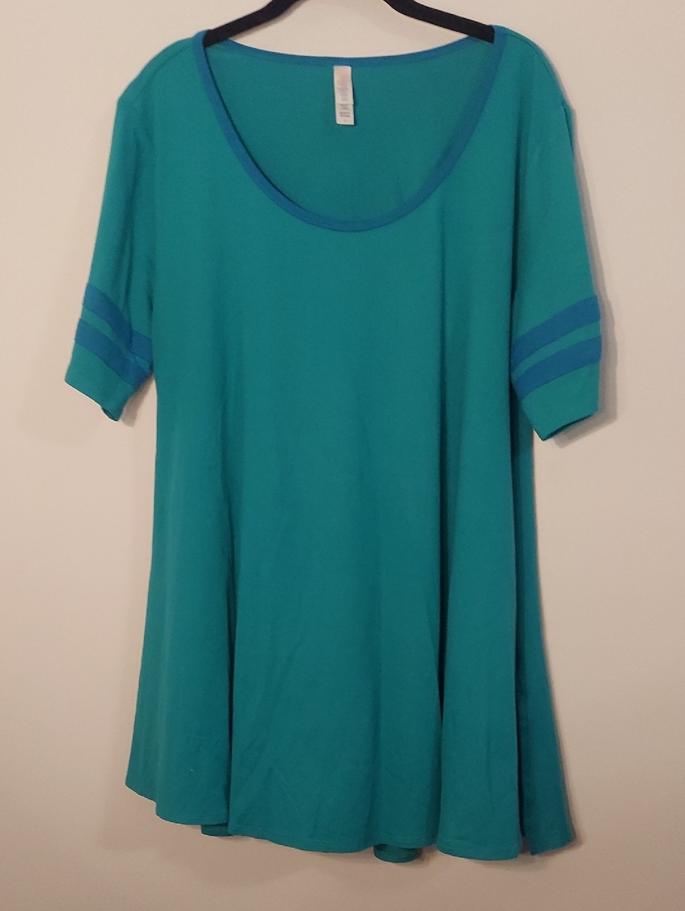 LuLaRoe Teal Perfect Tee, L, with Contrast Trim